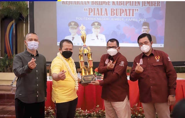 Kejurkab Bridge Dibuka Perebutkan Piala Bupati Jember Hendy Siswanto
